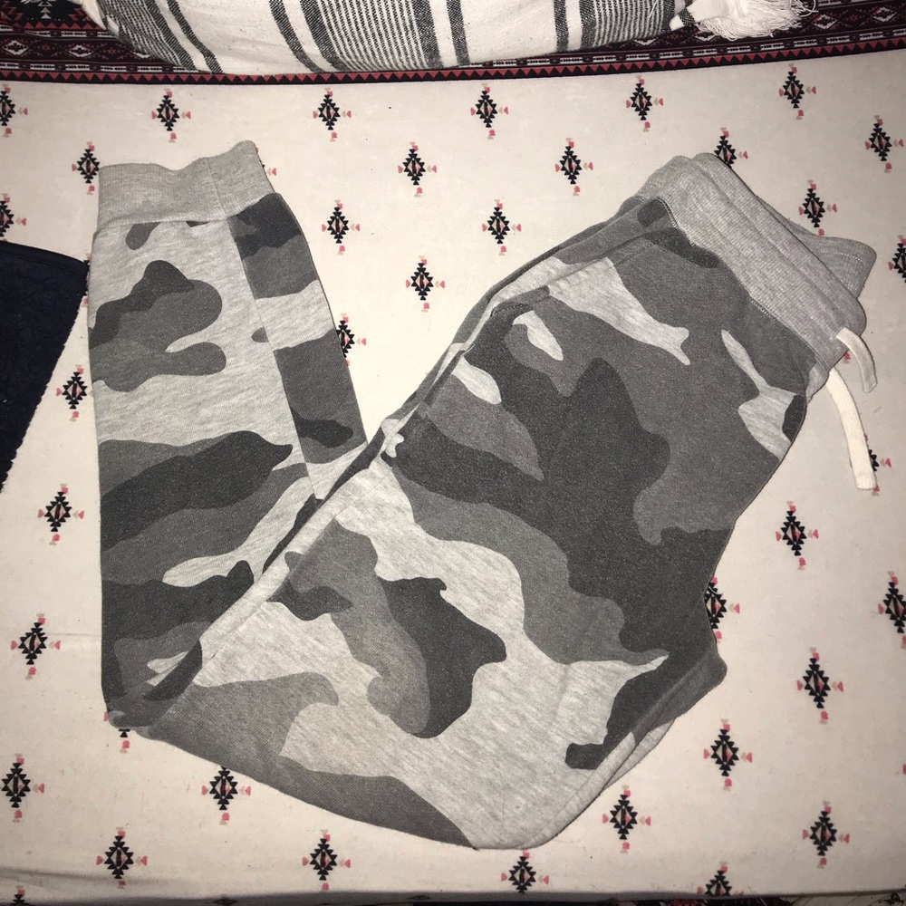 👆🏻3/$20👆🏻Boys size 12